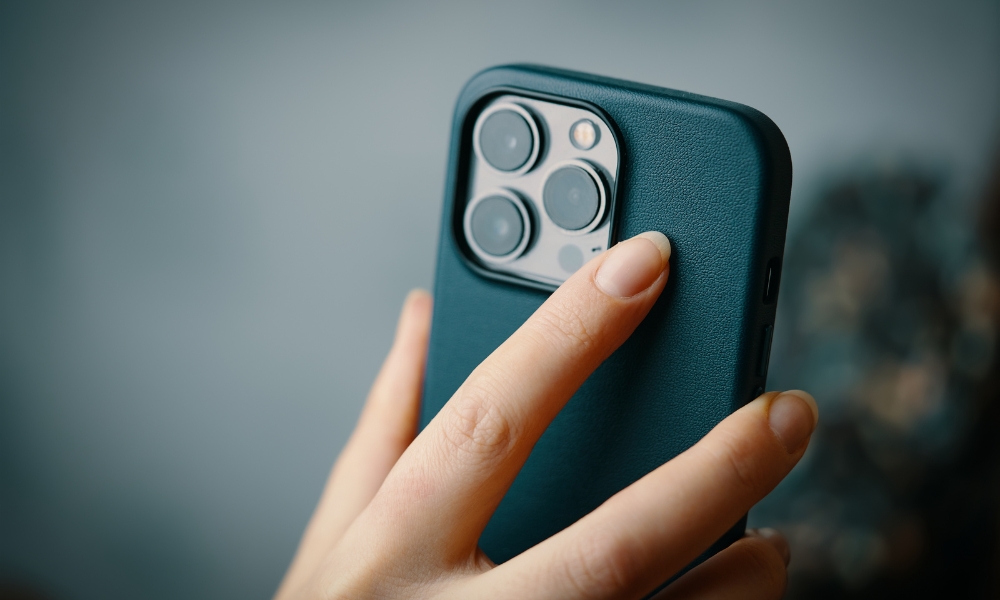 Cầm iPhone không giữ máy hạn mức cao